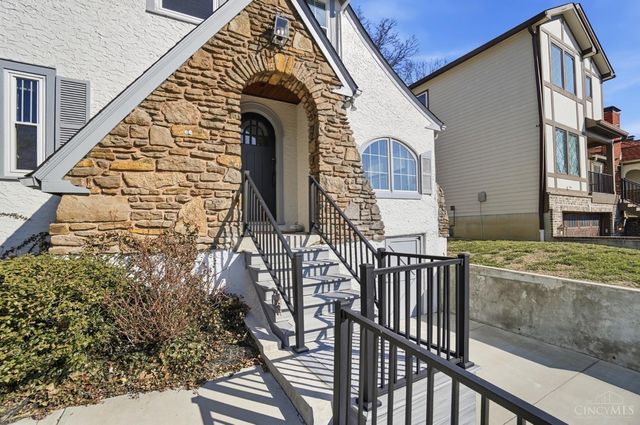 3110 Kinmont Street, Cincinnati, OH 45208