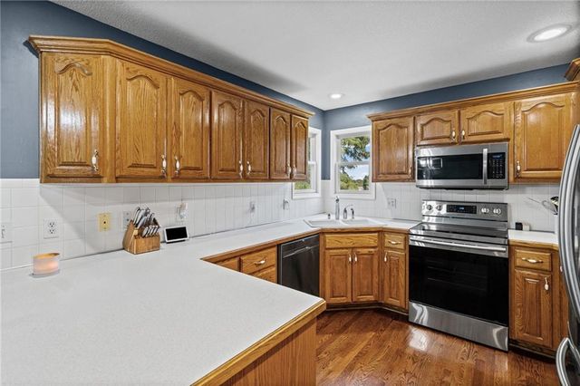2512 NE Horseshoe Drive, Lee's Summit, MO 64086