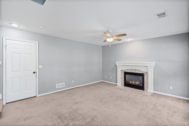 2512 NE Horseshoe Drive, Lee's Summit, MO 64086