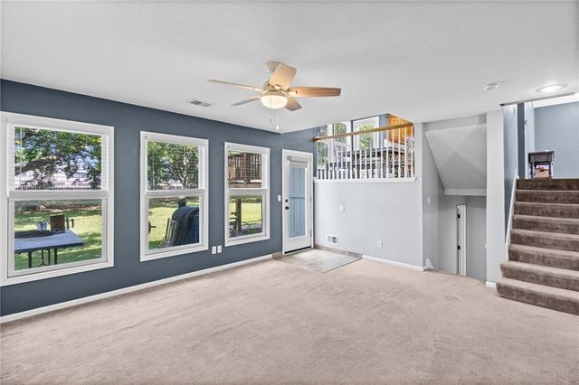 2512 NE Horseshoe Drive, Lee's Summit, MO 64086
