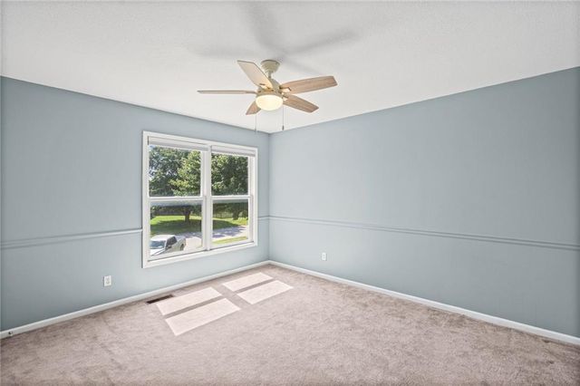 2512 NE Horseshoe Drive, Lee's Summit, MO 64086