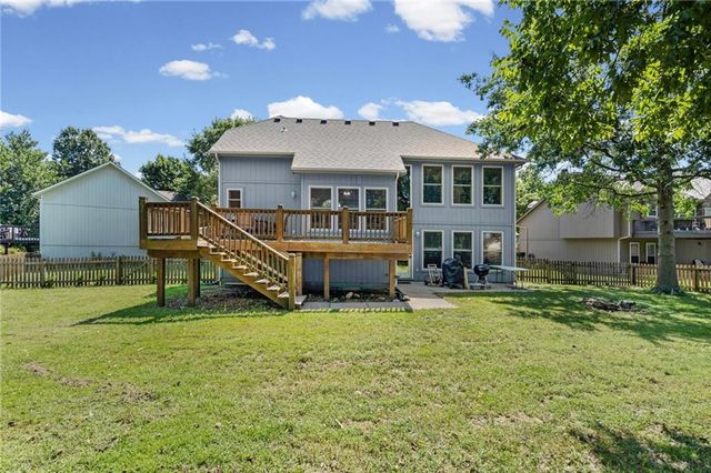2512 NE Horseshoe Drive, Lee's Summit, MO 64086