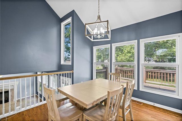 2512 NE Horseshoe Drive, Lee's Summit, MO 64086