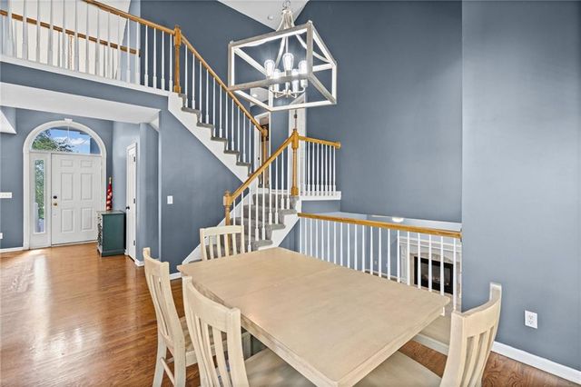 2512 NE Horseshoe Drive, Lee's Summit, MO 64086