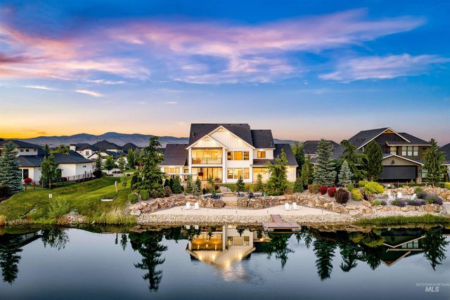 1001 N Triathlon Ave, Eagle, ID 83616
