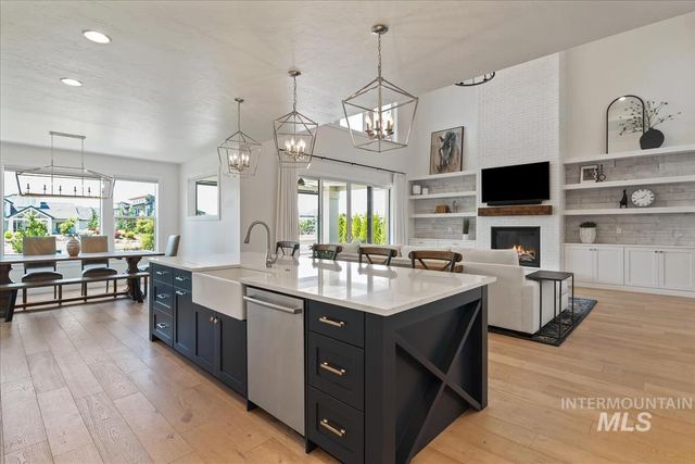 1001 N Triathlon Ave, Eagle, ID 83616