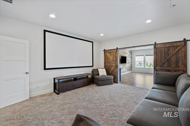 1001 N Triathlon Ave, Eagle, ID 83616