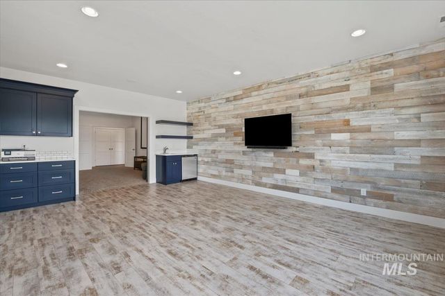 1001 N Triathlon Ave, Eagle, ID 83616