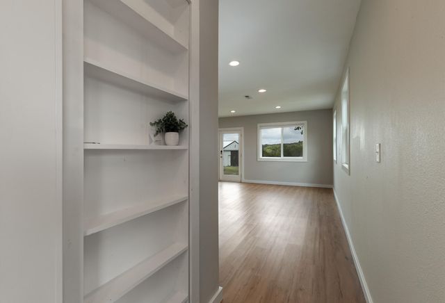 97 Misty Valley Drive, Fordland, MO 65652