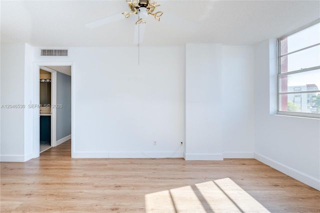 3161 S Ocean Dr 407, Hallandale Beach, FL 33009