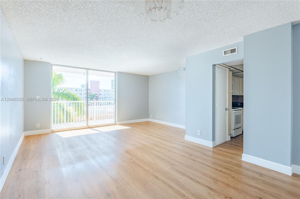3161 S Ocean Dr 407, Hallandale Beach, FL 33009