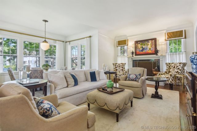 201 E 24th Place, Tulsa, OK 74114