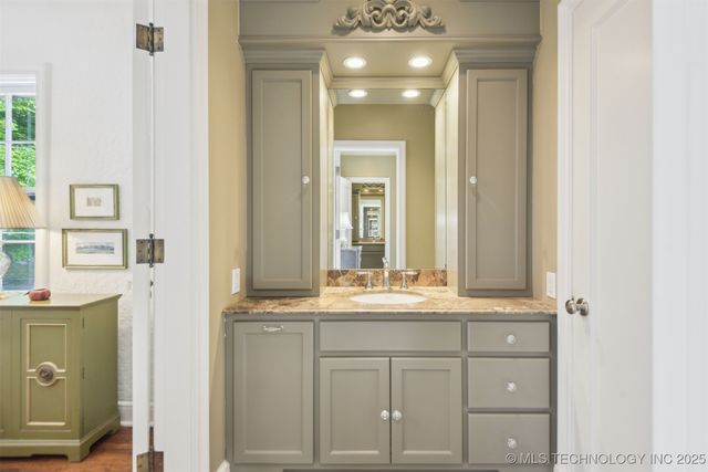 201 E 24th Place, Tulsa, OK 74114