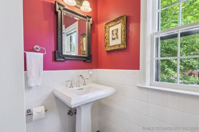 201 E 24th Place, Tulsa, OK 74114