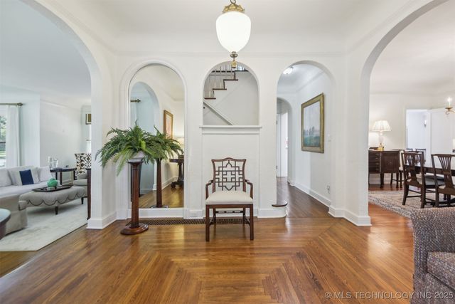 201 E 24th Place, Tulsa, OK 74114