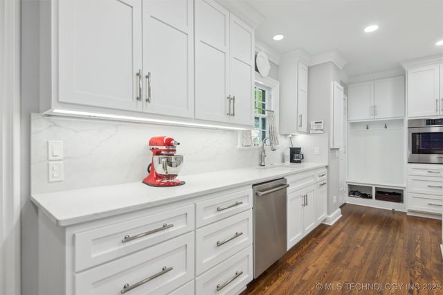 201 E 24th Place, Tulsa, OK 74114