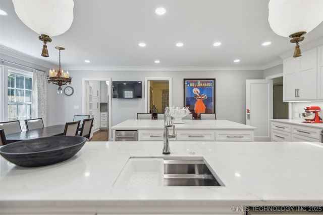 201 E 24th Place, Tulsa, OK 74114