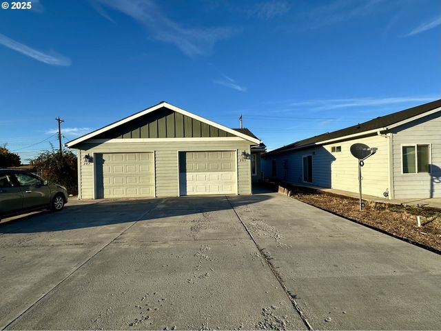 -1 W NESBITT St, Goldendale, WA 98620