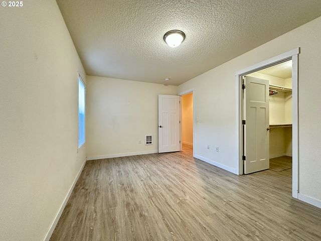 -1 W NESBITT St, Goldendale, WA 98620