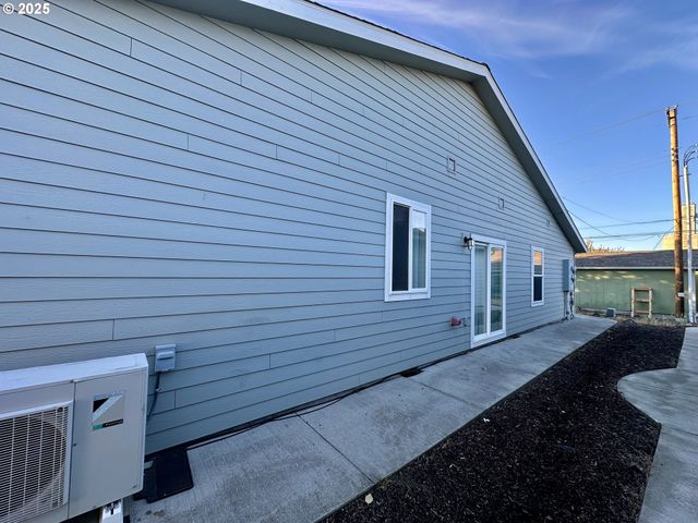 -1 W NESBITT St, Goldendale, WA 98620