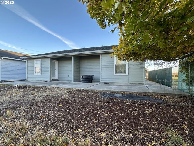 -1 W NESBITT St, Goldendale, WA 98620