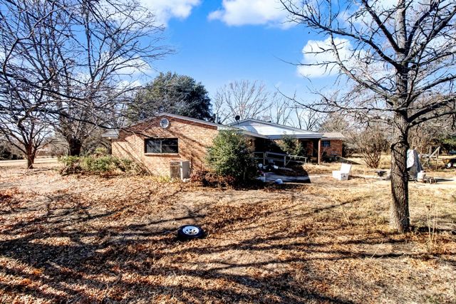 610 S Cardinal Road, Reno, TX 76020