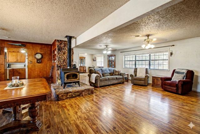 610 S Cardinal Road, Reno, TX 76020