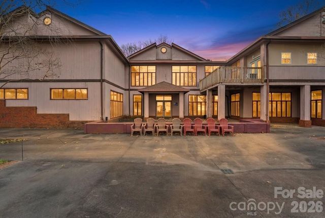 6692 Valwood Road, Conover, NC 28613