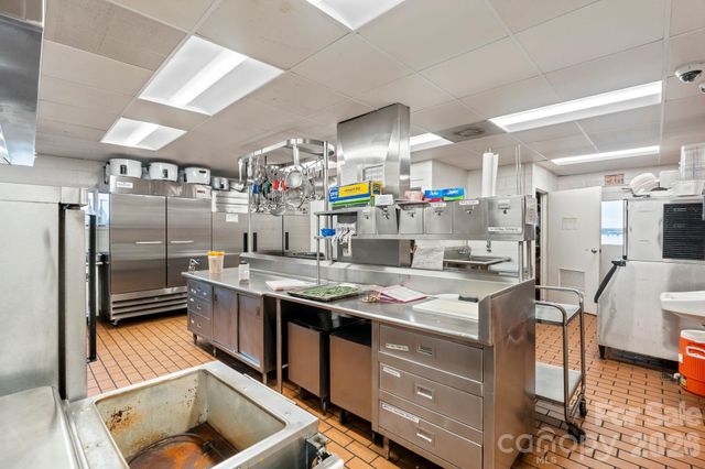 6692 Valwood Road, Conover, NC 28613