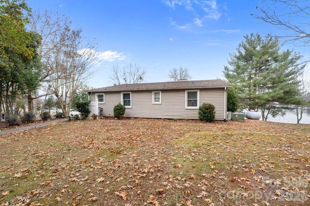 6692 Valwood Road, Conover, NC 28613