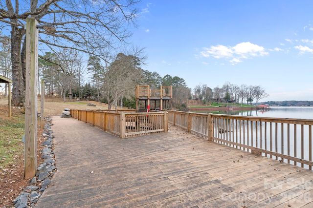 6692 Valwood Road, Conover, NC 28613