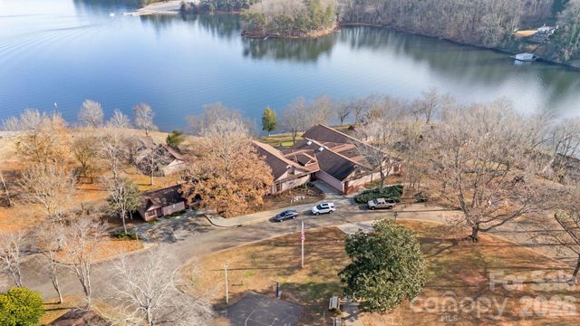 6692 Valwood Road, Conover, NC 28613