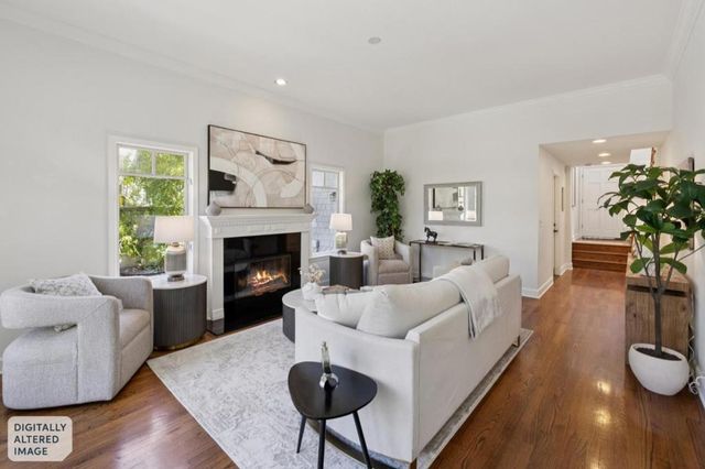 1270 University Drive, Menlo Park, CA 94025