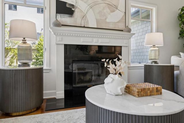 1270 University Drive, Menlo Park, CA 94025