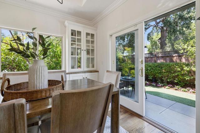 1270 University Drive, Menlo Park, CA 94025