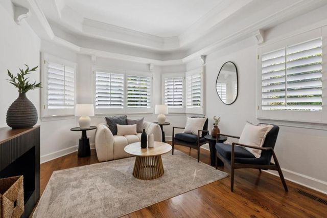 1270 University Drive, Menlo Park, CA 94025