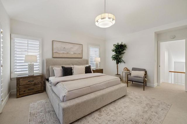 1270 University Drive, Menlo Park, CA 94025