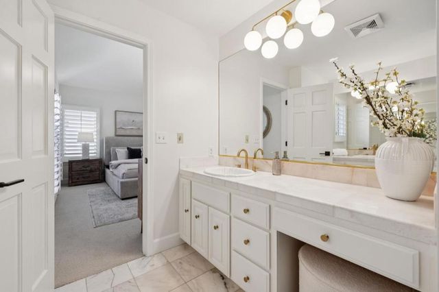 1270 University Drive, Menlo Park, CA 94025