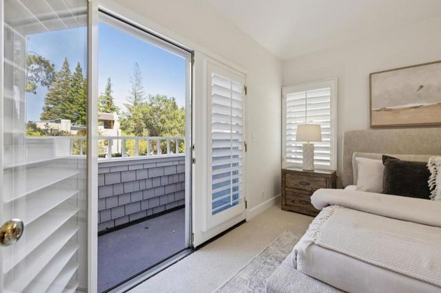 1270 University Drive, Menlo Park, CA 94025