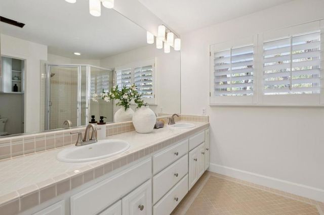 1270 University Drive, Menlo Park, CA 94025