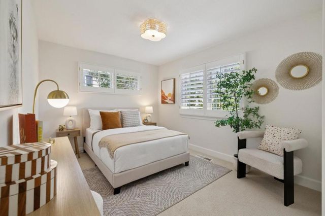 1270 University Drive, Menlo Park, CA 94025