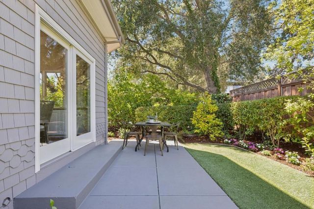 1270 University Drive, Menlo Park, CA 94025