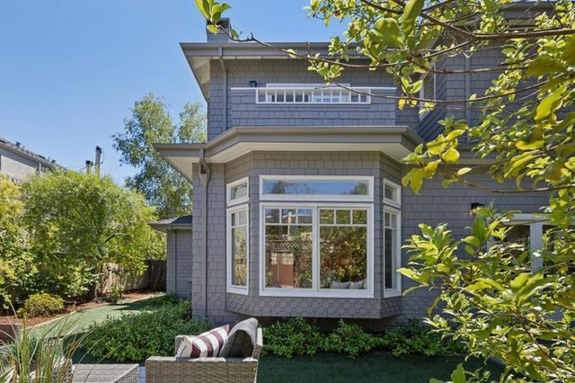 1270 University Drive, Menlo Park, CA 94025