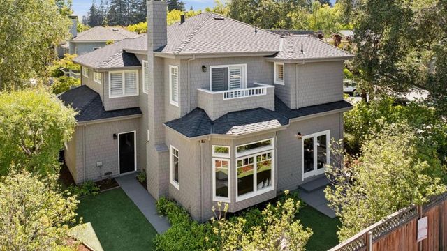 1270 University Drive, Menlo Park, CA 94025