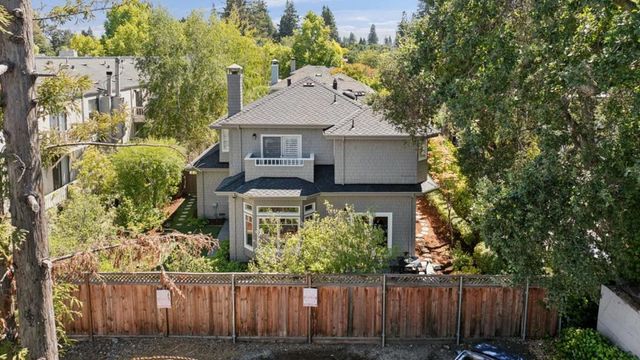1270 University Drive, Menlo Park, CA 94025