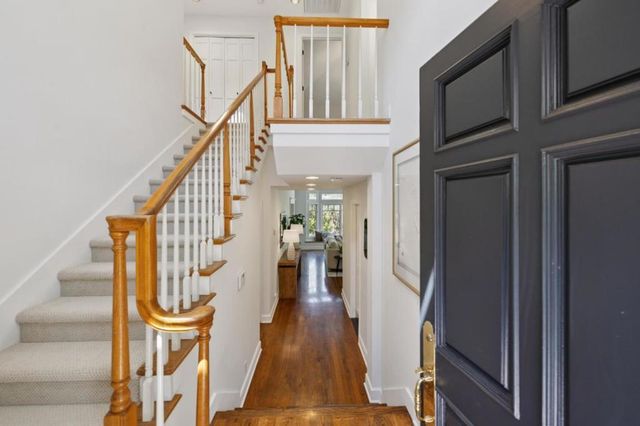 1270 University Drive, Menlo Park, CA 94025
