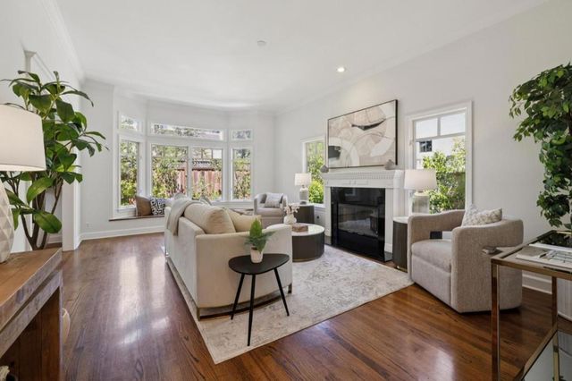 1270 University Drive, Menlo Park, CA 94025
