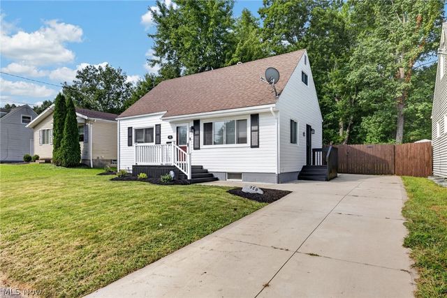 558 Alaho Street, Akron, OH 44305