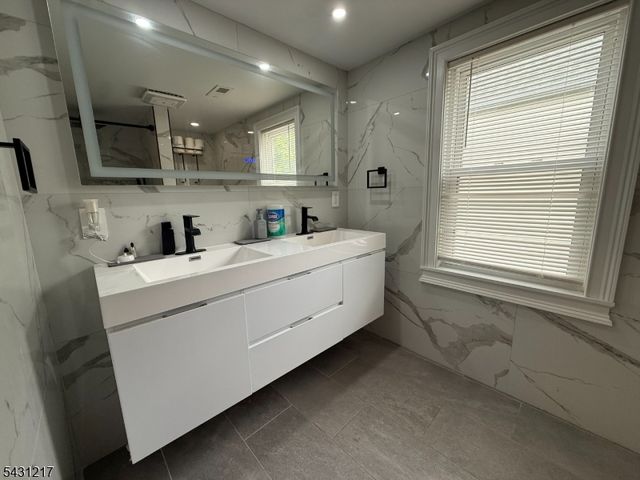 49 Allen St, Netcong Boro, NJ 07857
