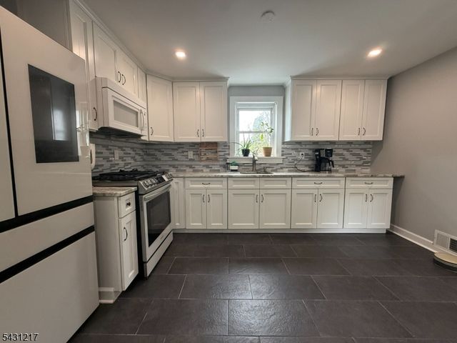 49 Allen St, Netcong Boro, NJ 07857